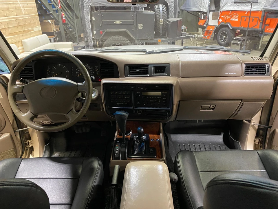 1996 Lexus LX 1st Gen - Image 26 of 31