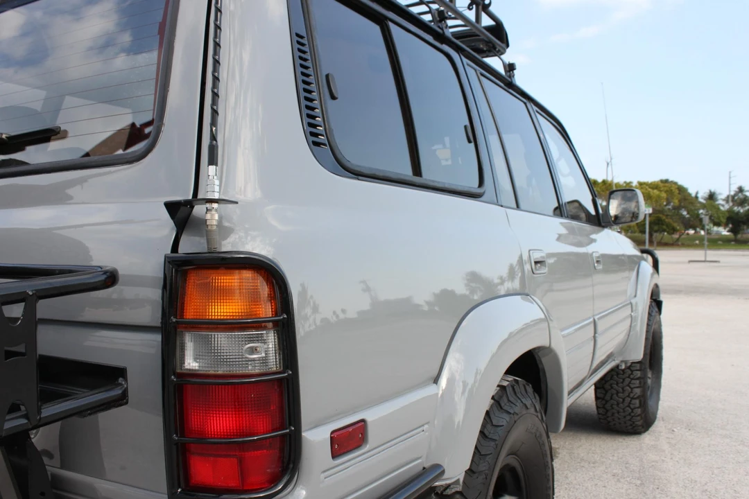 1996 Lexus LX 1st Gen - Image 24 of 31