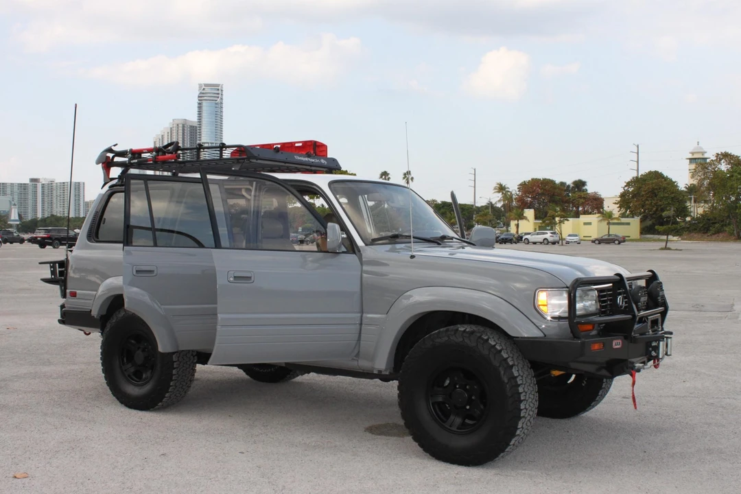 1996 Lexus LX 1st Gen - Image 13 of 31