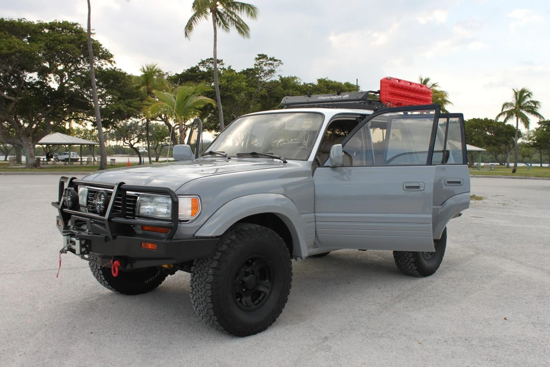 1996 Lexus LX 1st Gen - Image 15 of 31