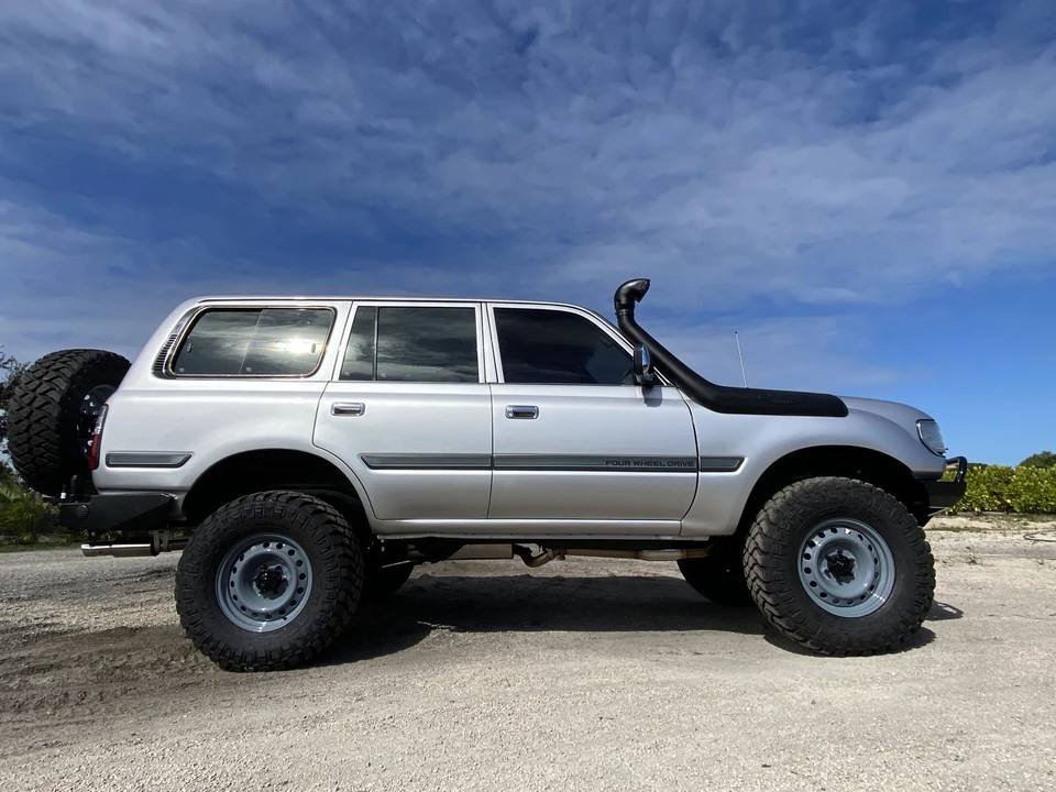 1996 Lexus LX 1st Gen - Image 5 of 31