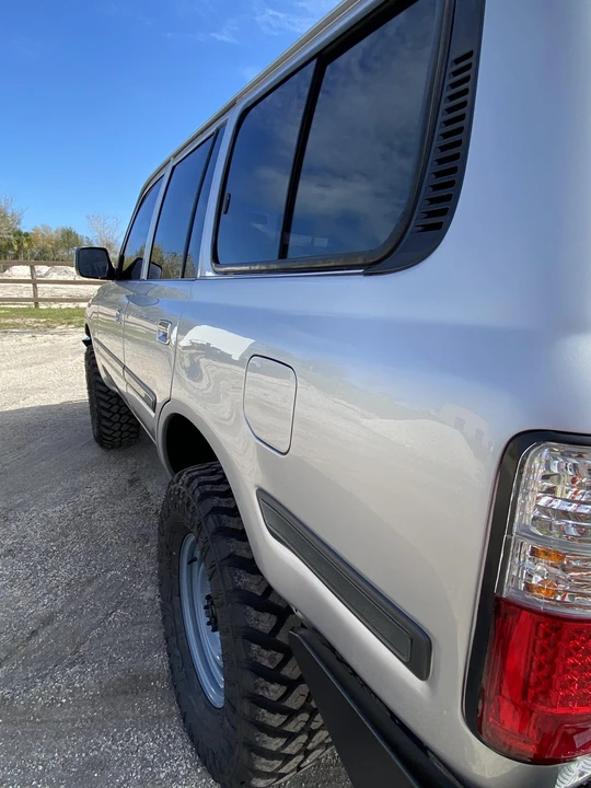 1996 Lexus LX 1st Gen - Image 21 of 31