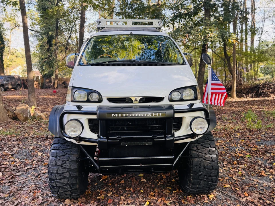 1996 Mitsubishi Delica 4th Gen - Image 9 of 31