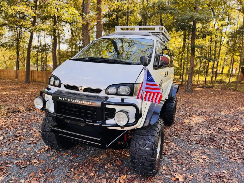 1996 Mitsubishi Delica 4th Gen - Image 16 of 31