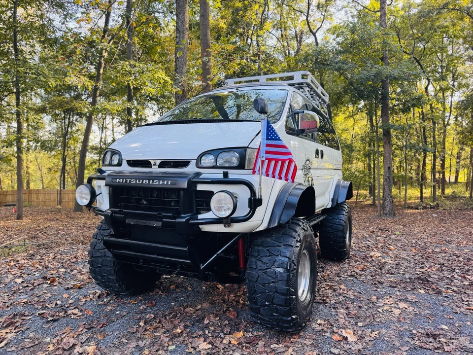 1996 Mitsubishi Delica 4th Gen - Image 15 of 31