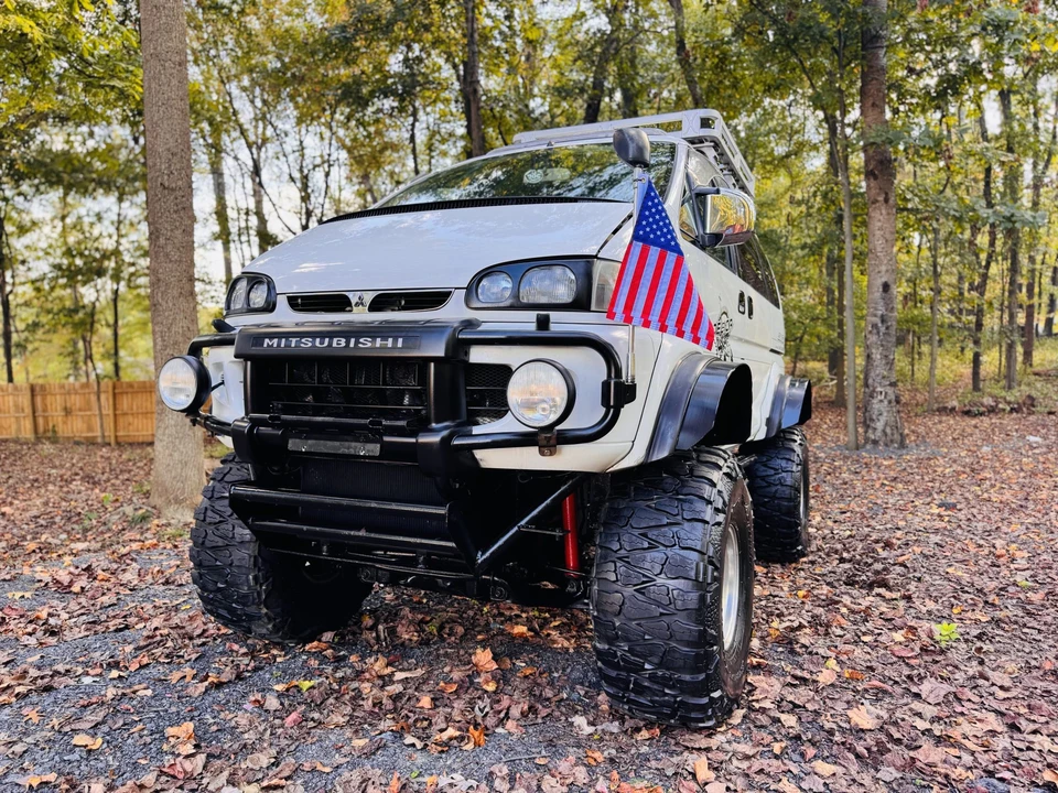 1996 Mitsubishi Delica 4th Gen - Image 14 of 31