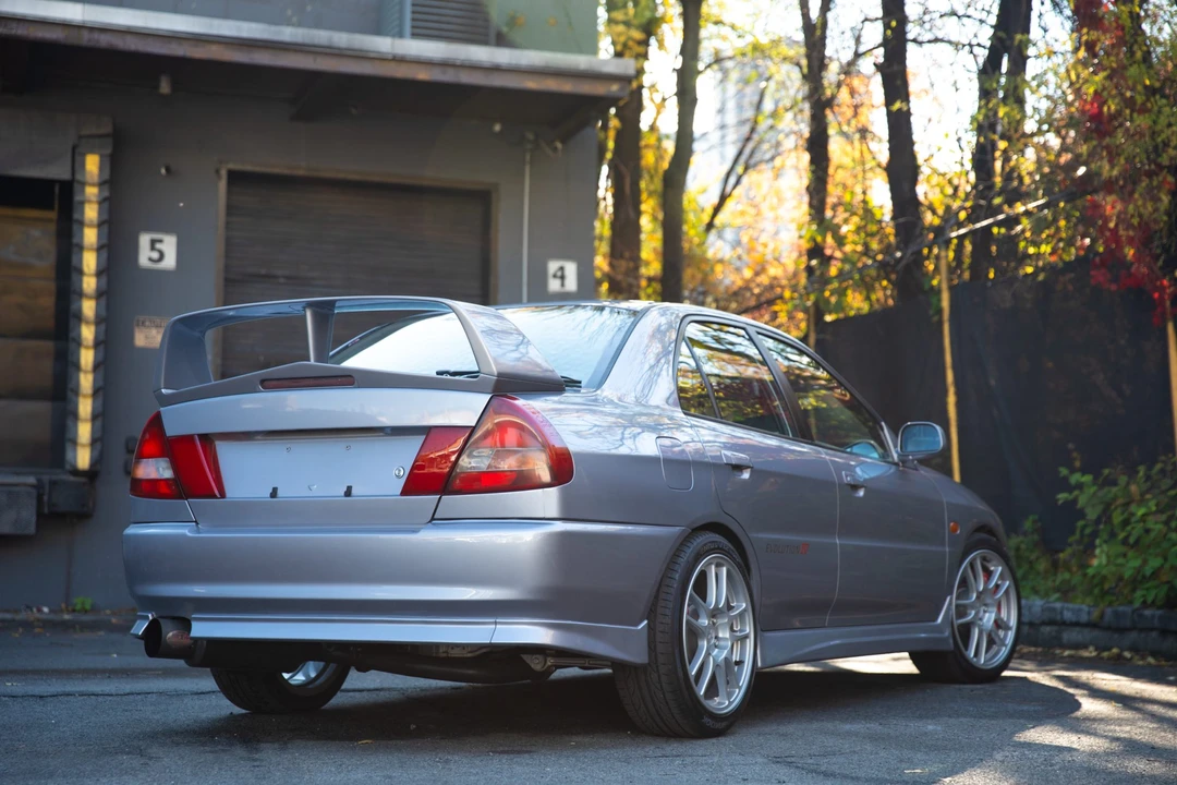 1996 Mitsubishi Lancer Evolution IV 6th Gen - Image 12 of 31