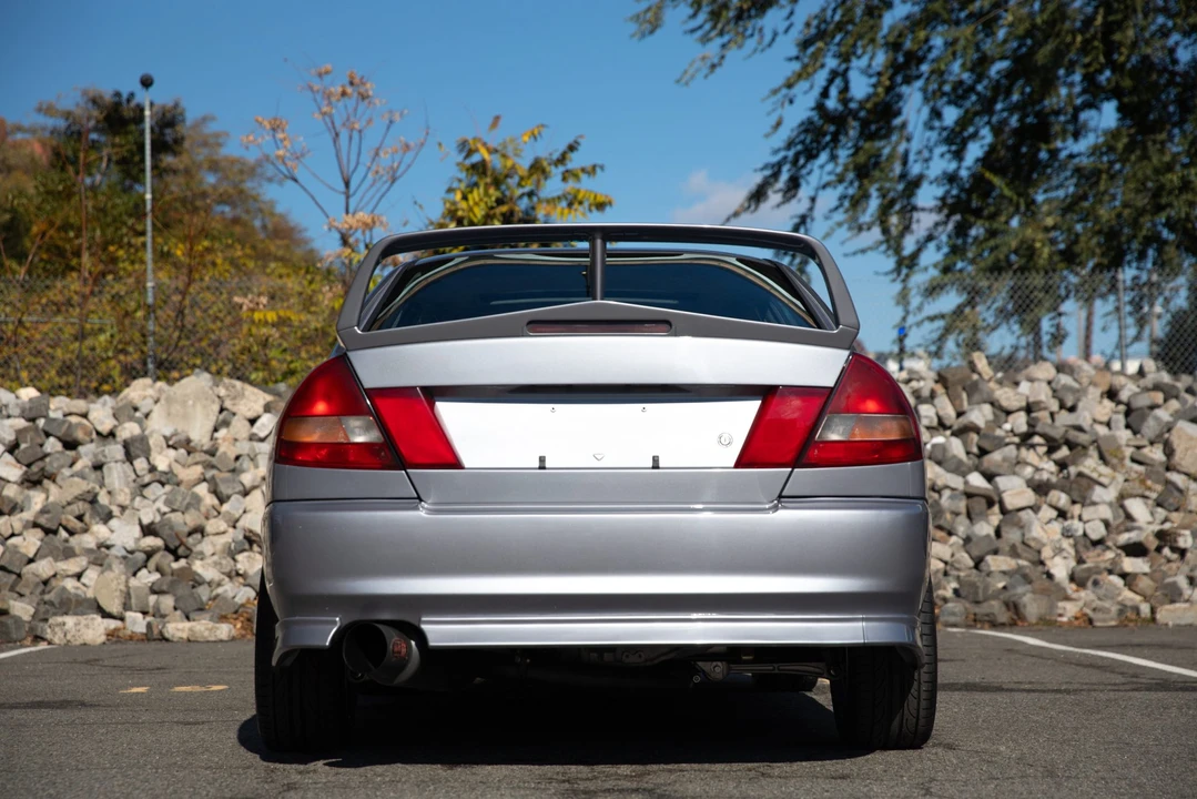 1996 Mitsubishi Lancer Evolution IV 6th Gen - Image 11 of 31