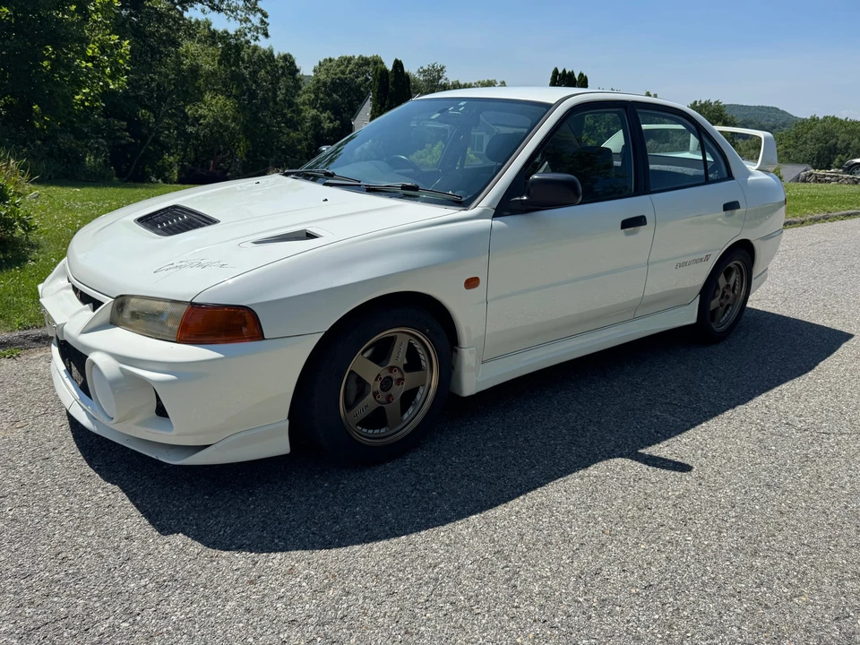 1996 Mitsubishi Lancer Evolution IV 6th Gen - Image 11 of 31