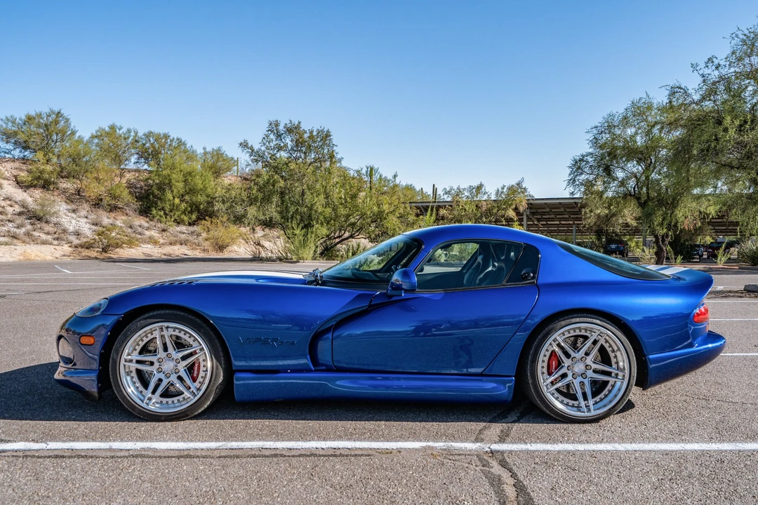 1997 Dodge Viper GTS 2nd Gen - Image 2 of 31