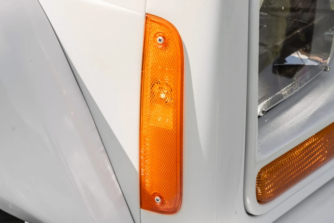 1997 Jeep XJ Cherokee - Image 15 of 31