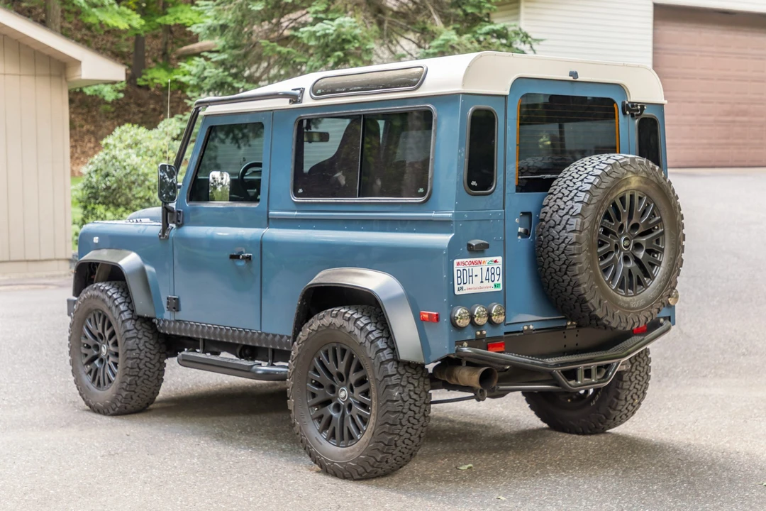 1997 Land Rover Defender 90 - Image 8 of 31