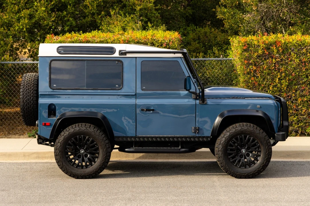 1997 Land Rover Defender 90 - Image 4 of 10