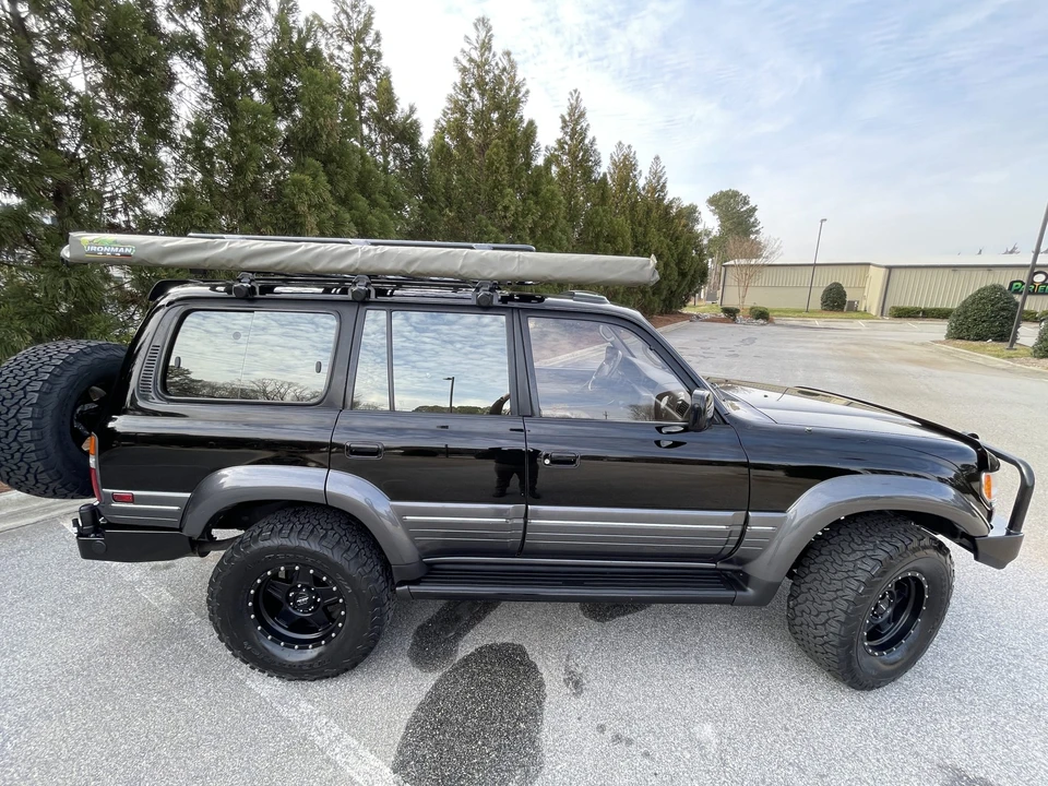 1997 Lexus LX 1st Gen - Image 23 of 31