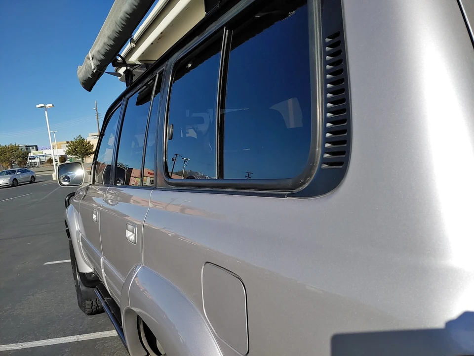1997 Lexus LX 1st Gen - Image 29 of 31