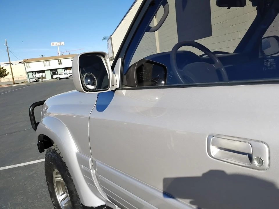 1997 Lexus LX 1st Gen - Image 26 of 31