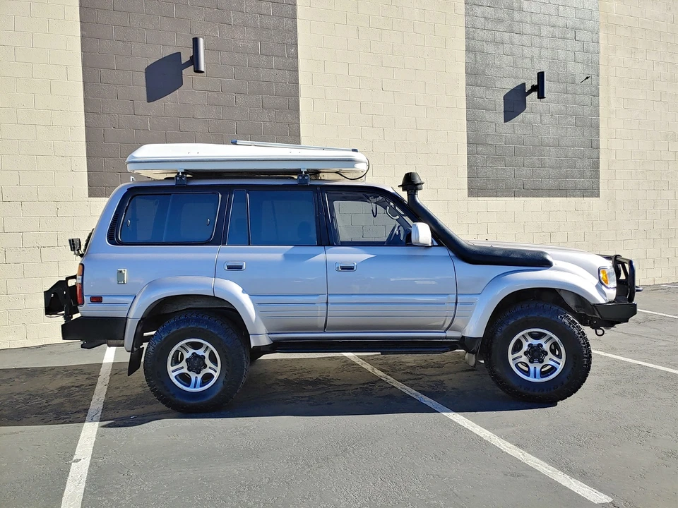 1997 Lexus LX 1st Gen - Image 23 of 31