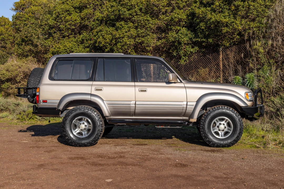 1997 Lexus LX 1st Gen - Image 9 of 31