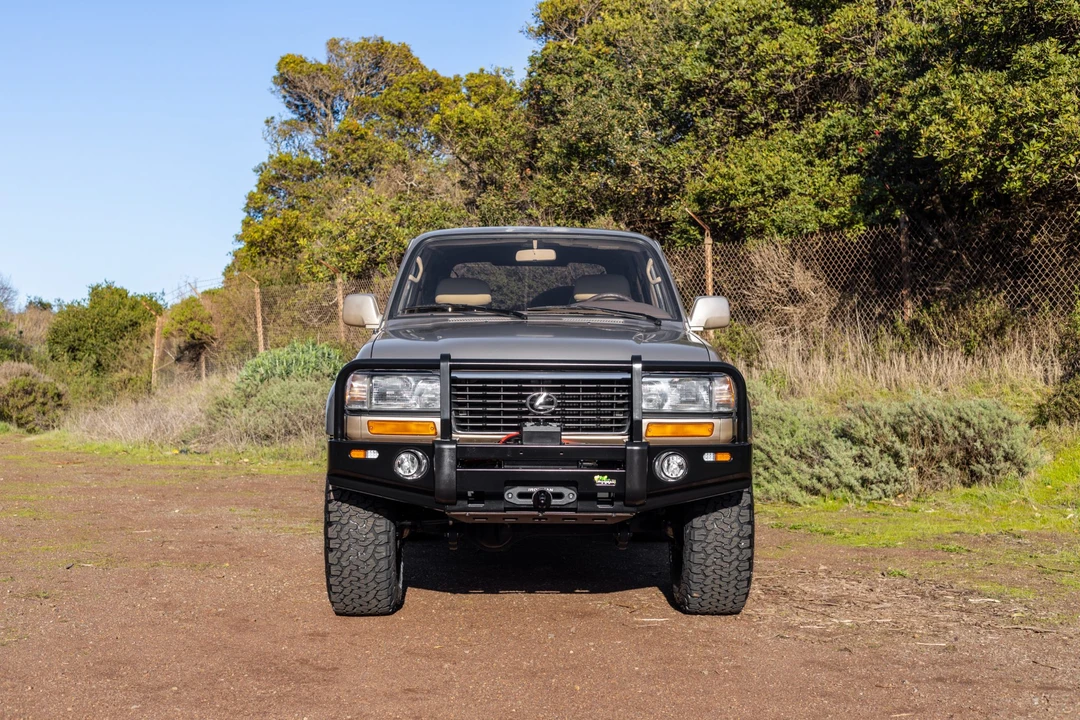 1997 Lexus LX 1st Gen - Image 5 of 31