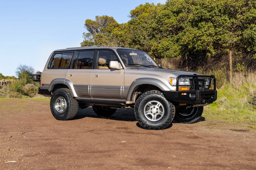1997 Lexus LX 1st Gen - Image 7 of 31