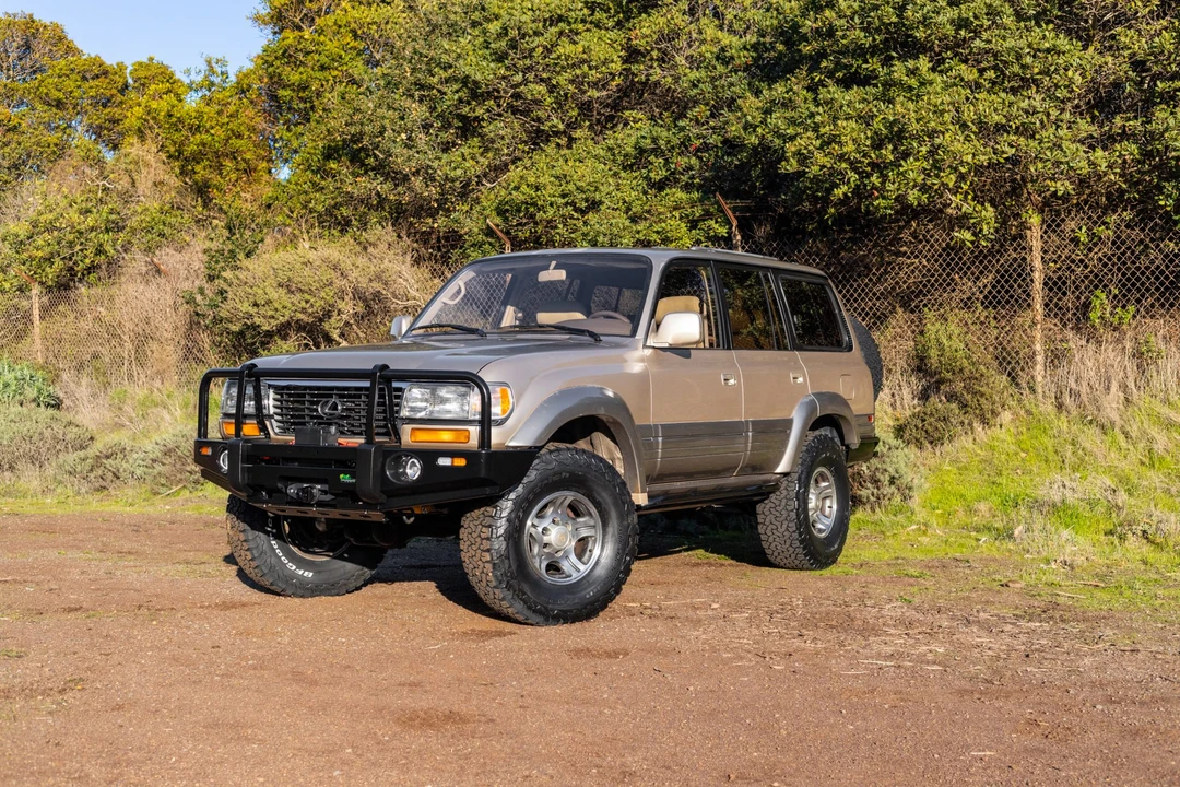 1997 Lexus LX 1st Gen - Image 3 of 31