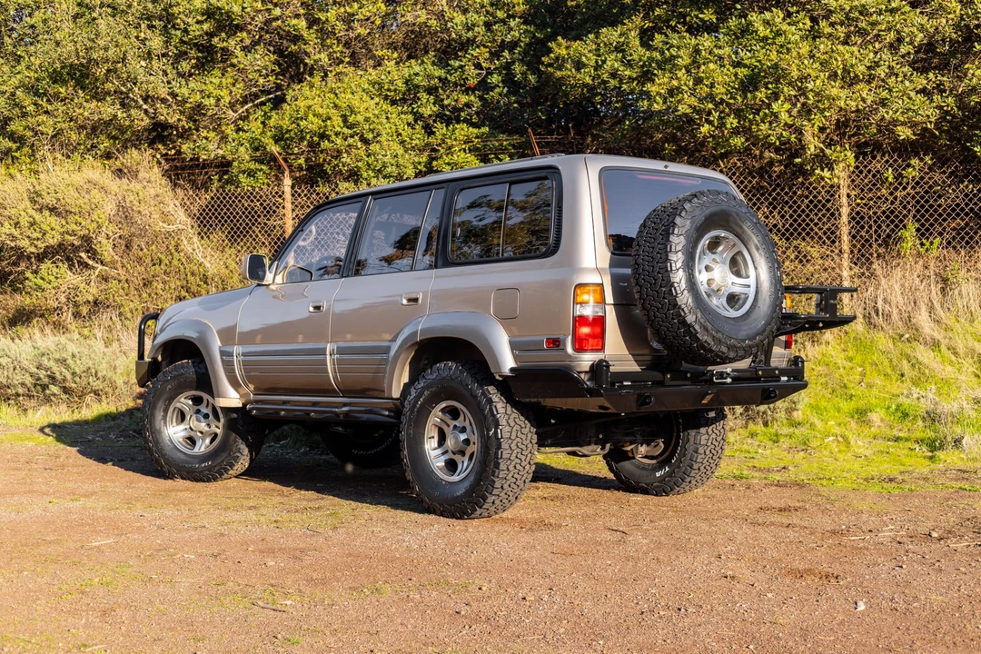 1997 Lexus LX 1st Gen - Image 17 of 31