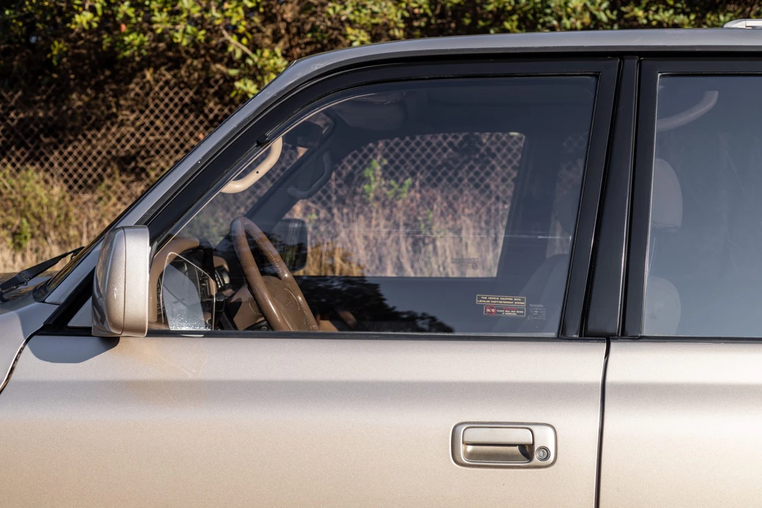 1997 Lexus LX 1st Gen - Image 21 of 31