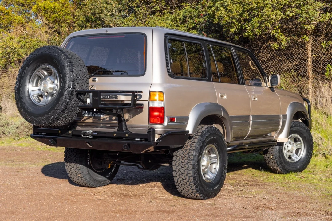 1997 Lexus LX 1st Gen - Image 11 of 31