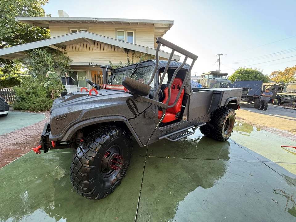 1998 Hummer HMMWV - Image 3 of 31