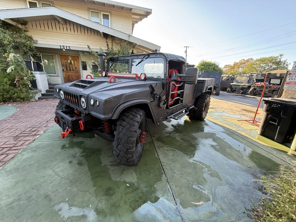1998 Hummer HMMWV - Image 2 of 31