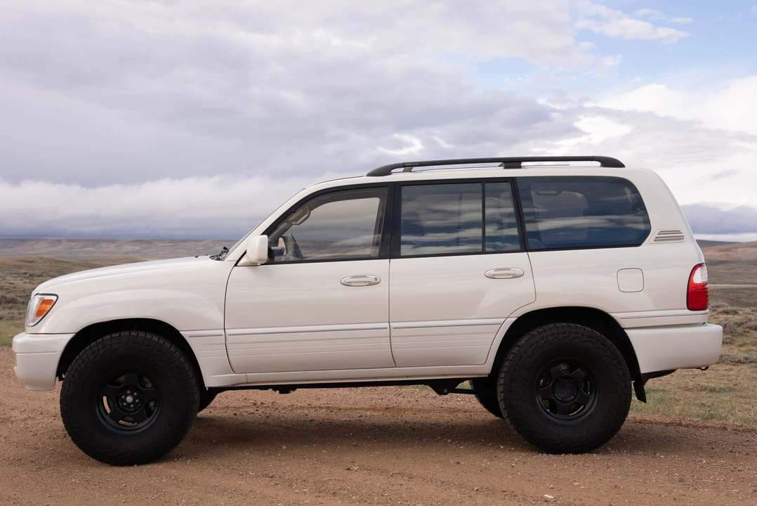 1998 Lexus LX 2nd Gen - Image 22 of 31