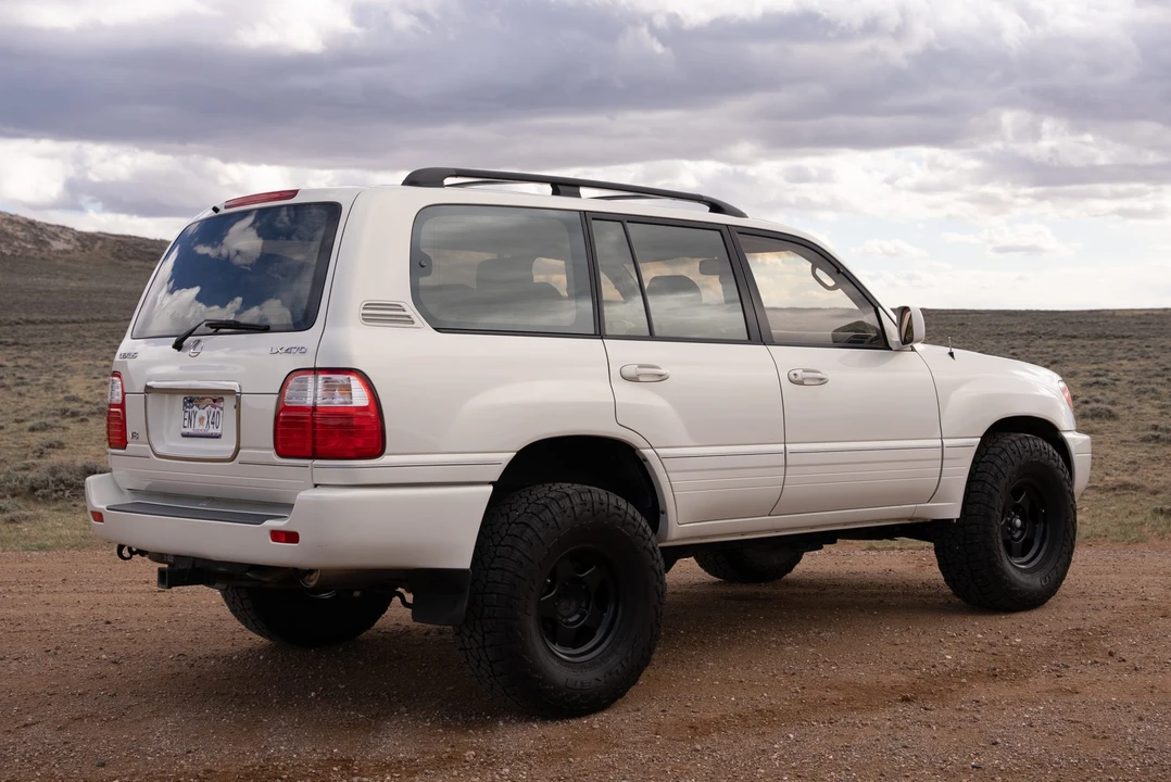1998 Lexus LX 2nd Gen - Image 11 of 31