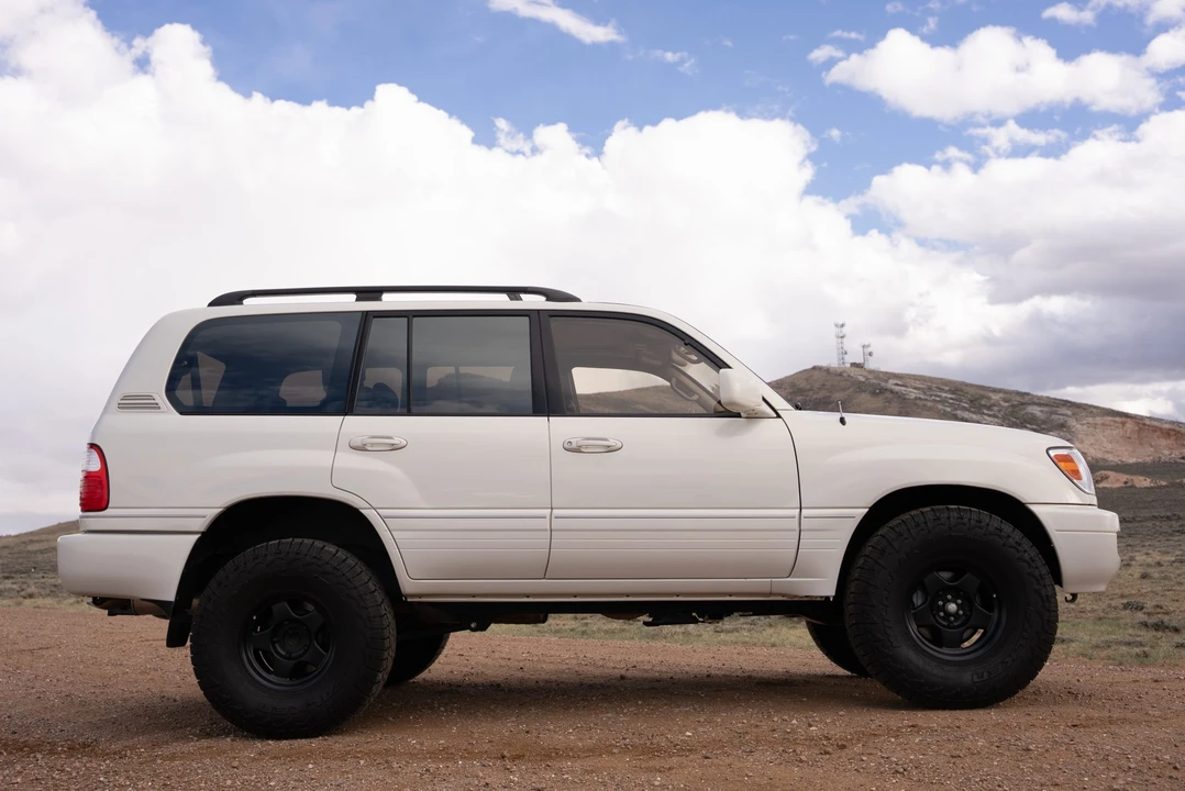 1998 Lexus LX 2nd Gen - Image 9 of 31