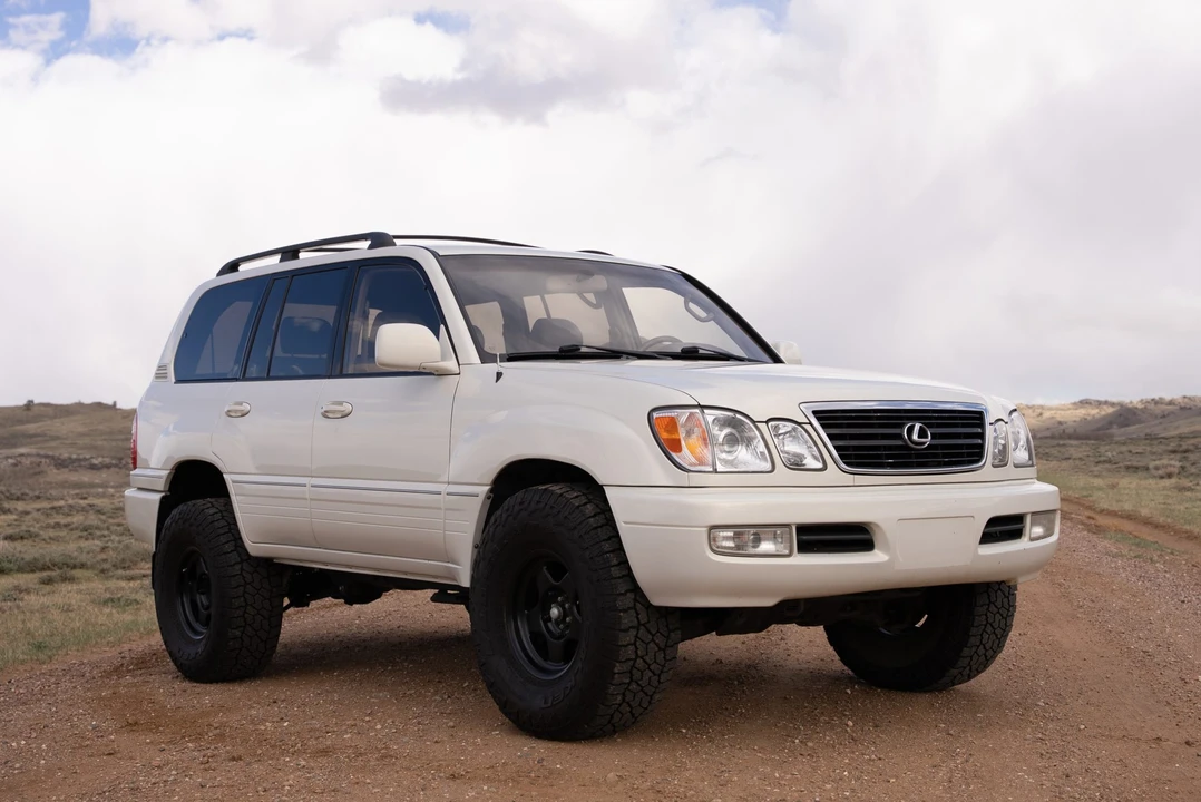 1998 Lexus LX 2nd Gen - Image 4 of 31