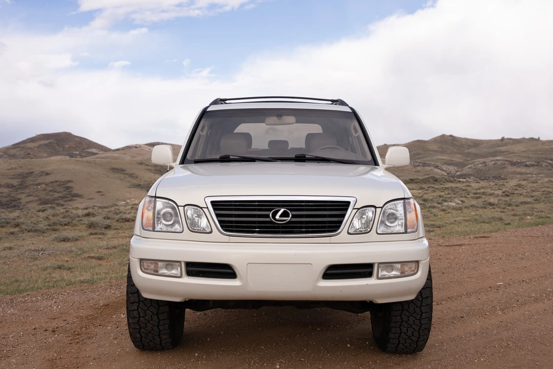 1998 Lexus LX 2nd Gen - Image 28 of 31