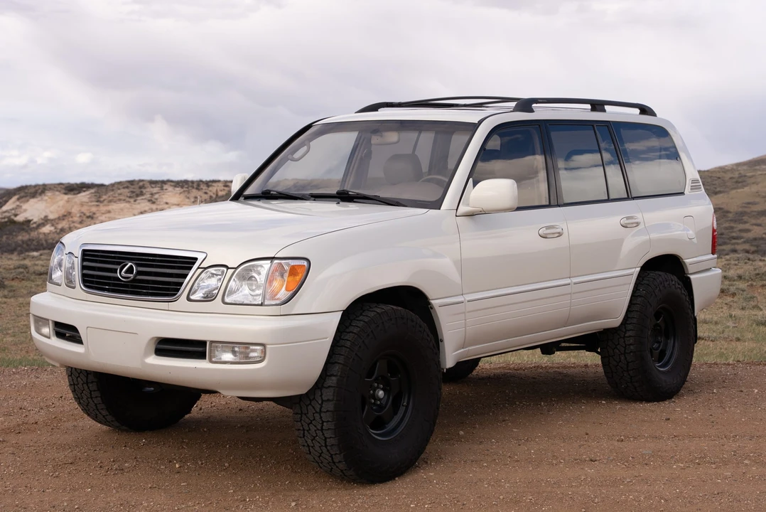 1998 Lexus LX 2nd Gen - Image 27 of 31