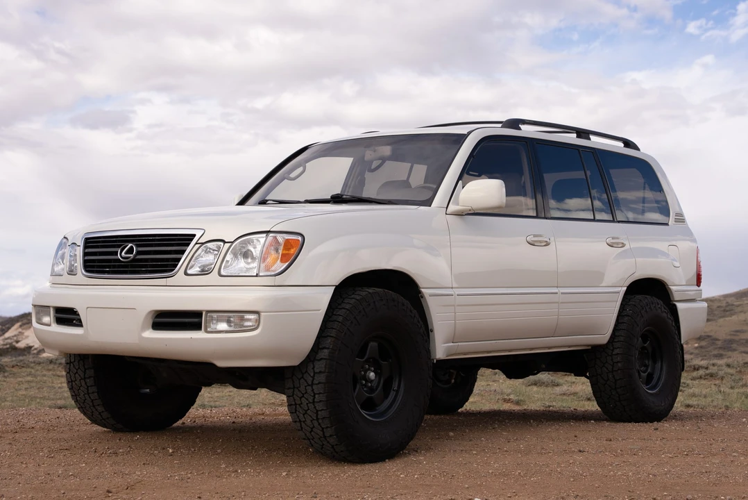 1998 Lexus LX 2nd Gen - Image 26 of 31