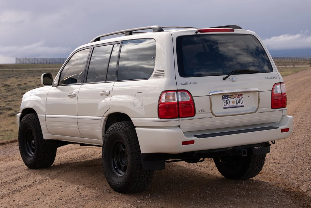 1998 Lexus LX 2nd Gen - Image 16 of 31