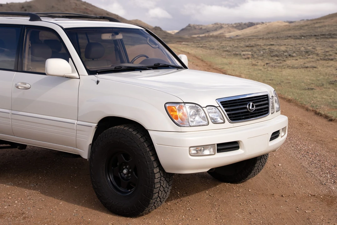 1998 Lexus LX 2nd Gen - Image 29 of 31