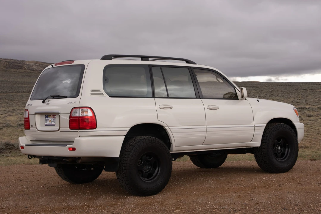 1998 Lexus LX 2nd Gen - Image 10 of 31