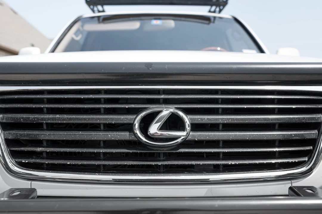 1998 Lexus LX 2nd Gen - Image 22 of 31