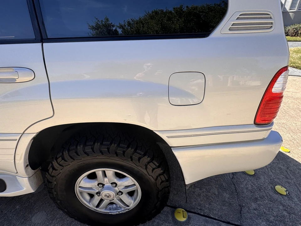 1998 Lexus LX 2nd Gen - Image 21 of 31