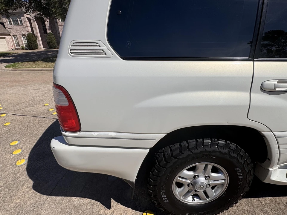 1998 Lexus LX 2nd Gen - Image 27 of 31
