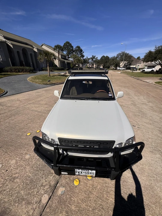 1998 Lexus LX 2nd Gen - Image 17 of 31