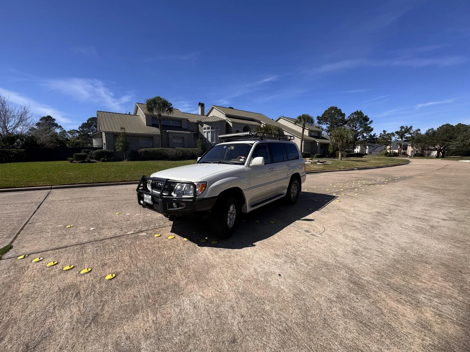 1998 Lexus LX 2nd Gen - Image 6 of 31