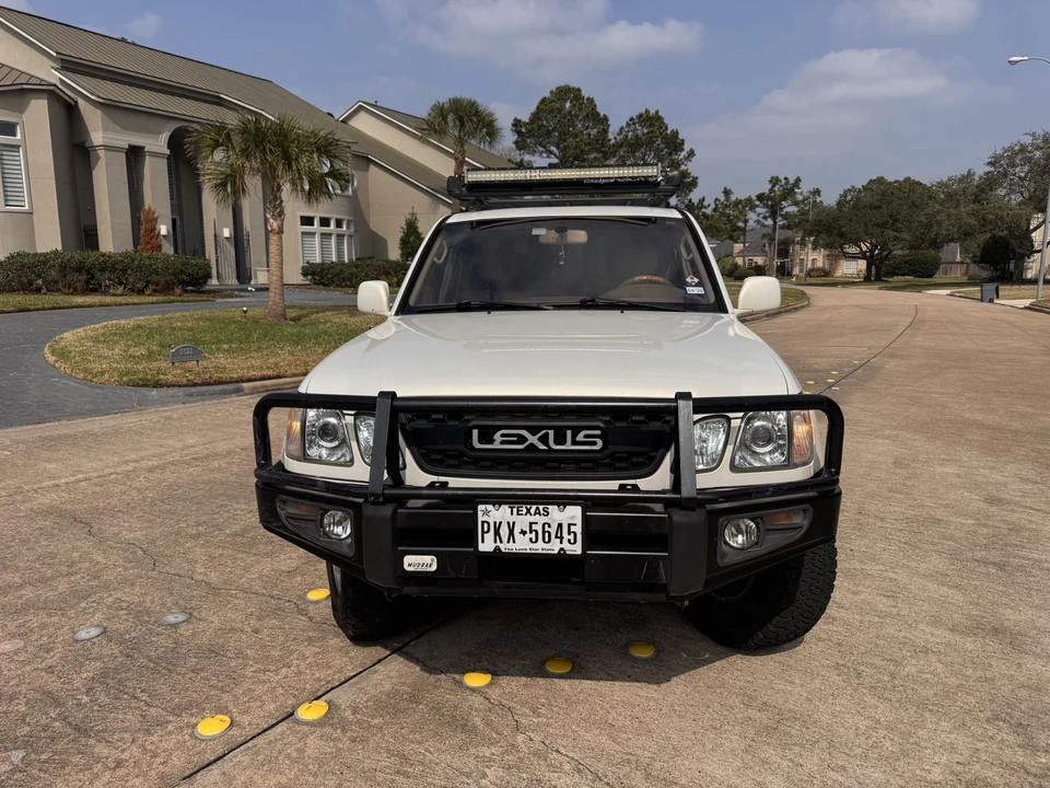 1998 Lexus LX 2nd Gen - Image 16 of 31