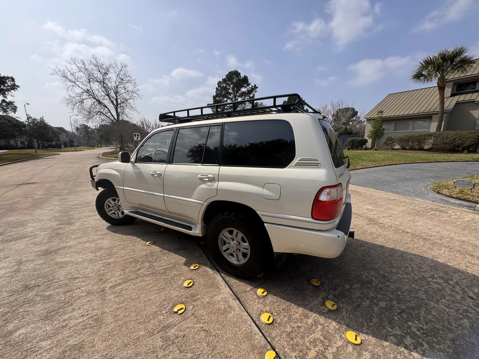 1998 Lexus LX 2nd Gen - Image 9 of 31