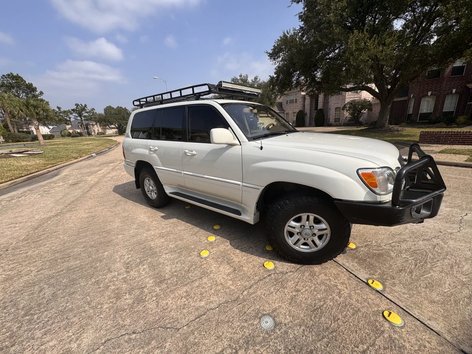 1998 Lexus LX 2nd Gen - Image 14 of 31