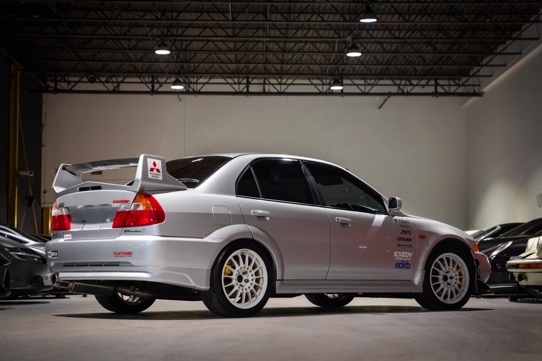 1998 Mitsubishi Lancer Evolution V 6th Gen - Image 14 of 31