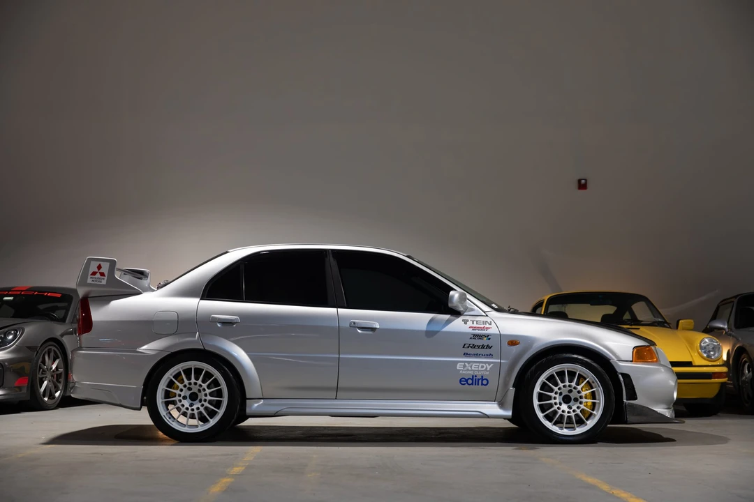 1998 Mitsubishi Lancer Evolution V 6th Gen - Image 15 of 31